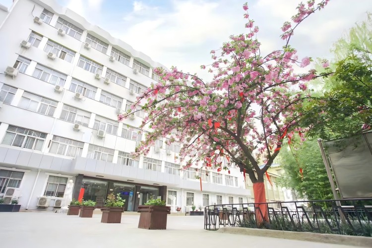 郑州捷登高考学校